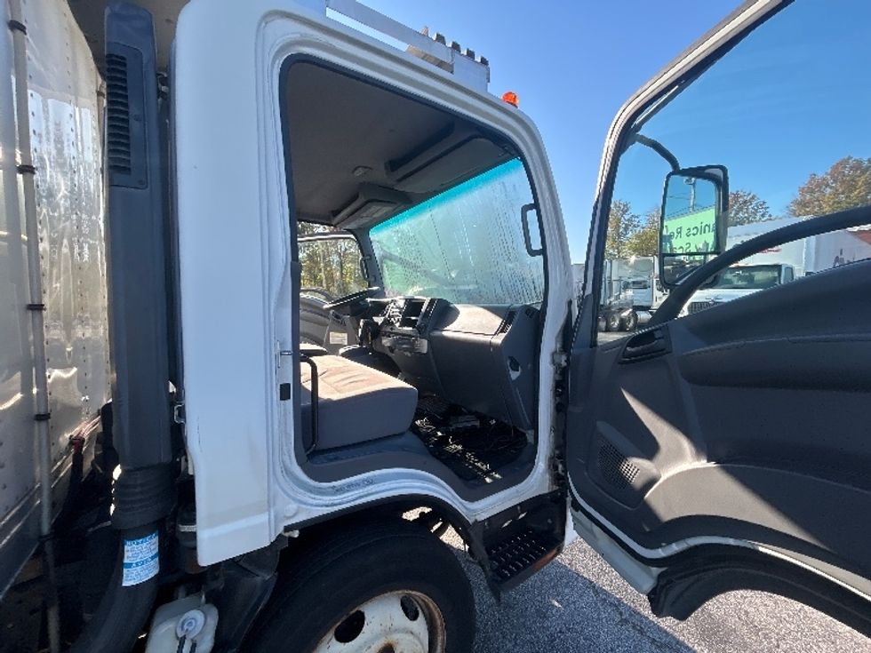 Refrigerated Truck-Light and Medium Duty Trucks-Isuzu-2021-NQR-Middlefield-OH-79,351\n\t\tmiles-$ 63,000 - Image 20