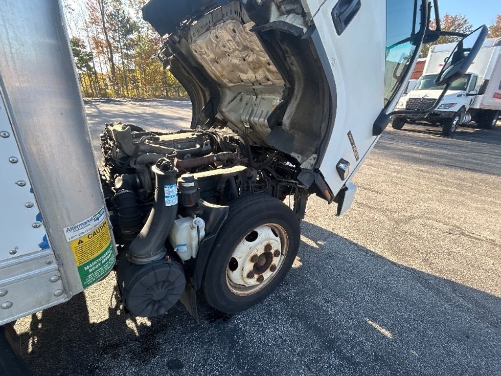 Refrigerated Truck-Light and Medium Duty Trucks-Isuzu-2021-NQR-Middlefield-OH-79,351\n\t\tmiles-$ 63,000 - Image 23