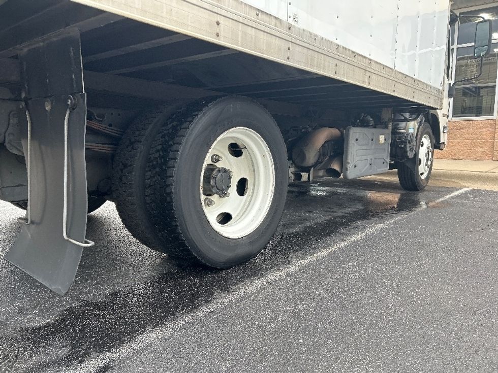 Refrigerated Truck-Light and Medium Duty Trucks-Isuzu-2021-NQR-Springfield-MO-220,991\n\t\tmiles-$ 32,500 - Image 13