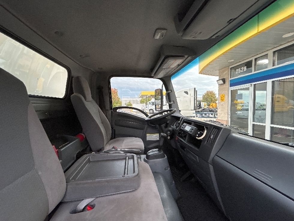 Refrigerated Truck-Light and Medium Duty Trucks-Isuzu-2021-NQR-Springfield-MO-220,991\n\t\tmiles-$ 32,500 - Image 21