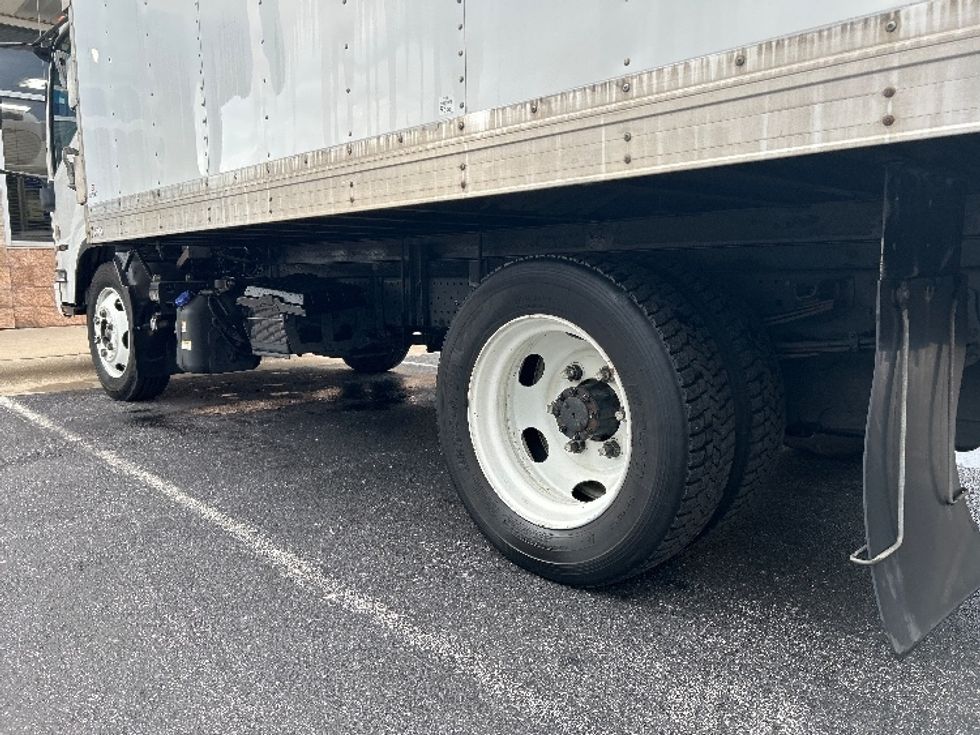 Refrigerated Truck-Light and Medium Duty Trucks-Isuzu-2021-NQR-Springfield-MO-220,991\n\t\tmiles-$ 32,500 - Image 5