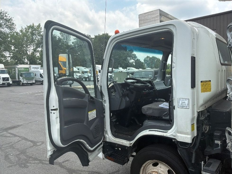 Refrigerated Truck-Light and Medium Duty Trucks-Isuzu-2021-NRR-Bensalem-PA-125,367\n\t\tmiles-$ 50,750 - Image 16