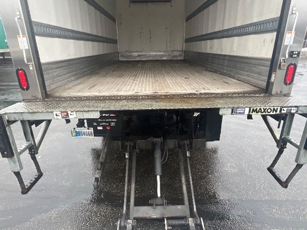 Refrigerated Truck-Light and Medium Duty Trucks-Isuzu-2021-NRR-Brook Park-OH-104,822\n\t\tmiles-$ 57,500 - Image 10