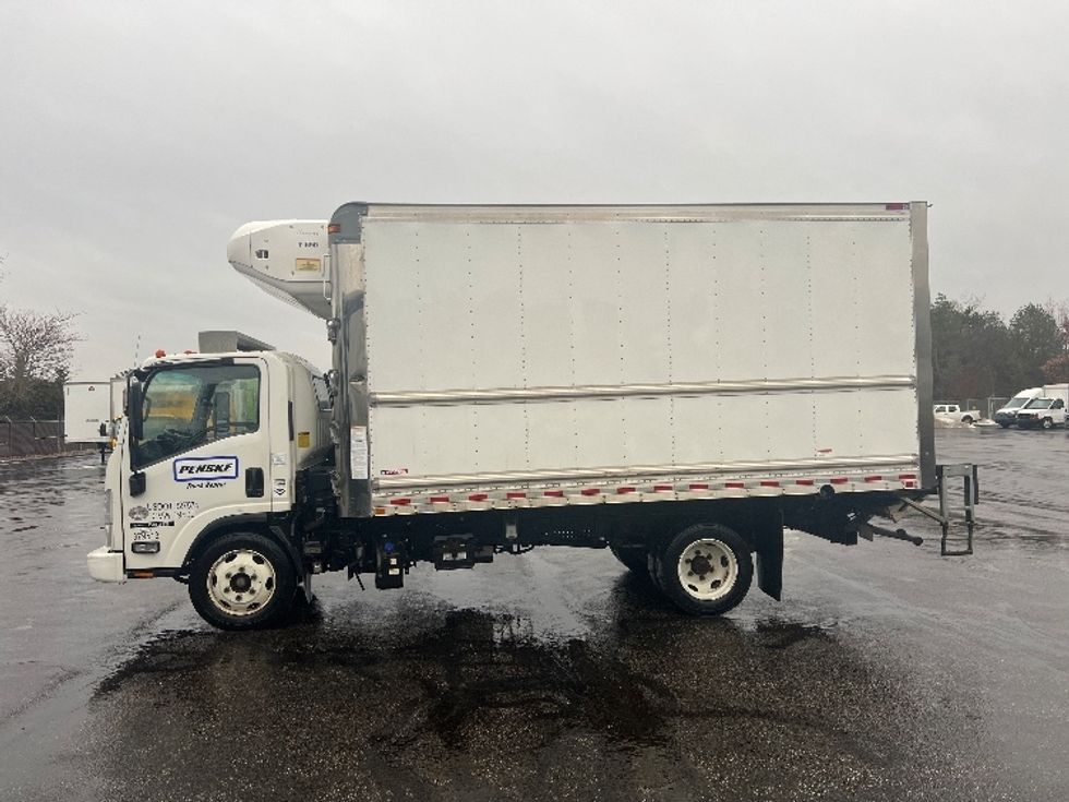 Refrigerated Truck-Light and Medium Duty Trucks-Isuzu-2021-NRR-Brook Park-OH-104,822\n\t\tmiles-$ 57,500 - Image 4