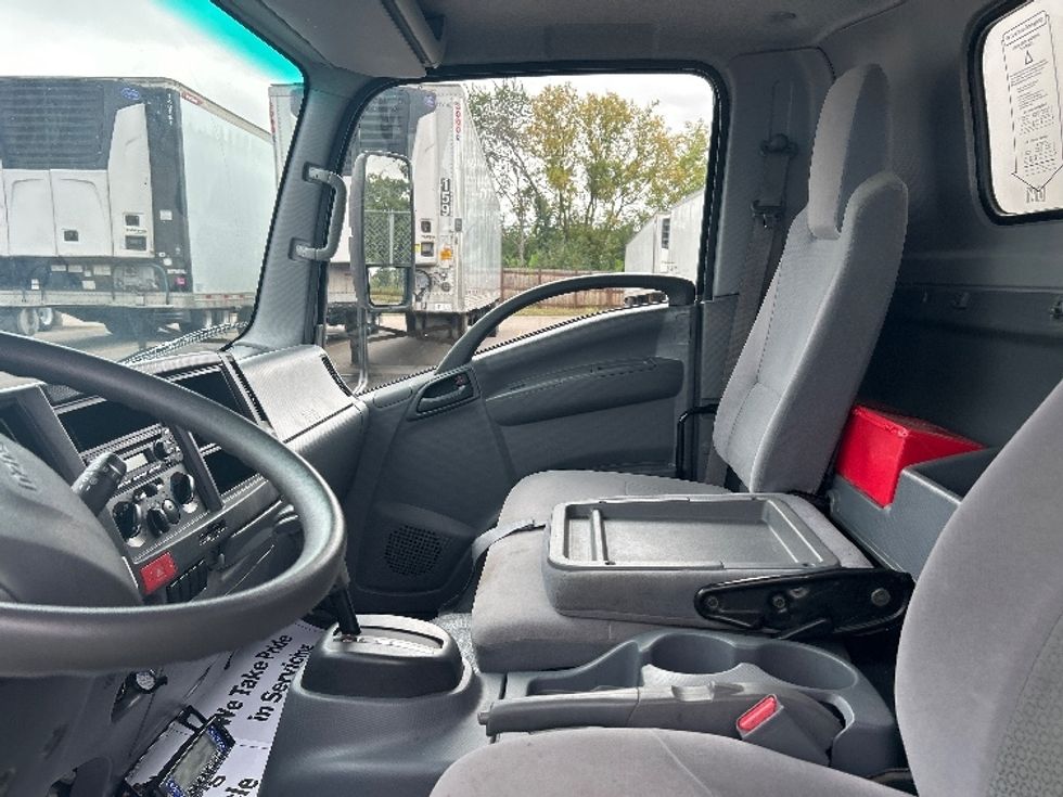 Refrigerated Truck-Light and Medium Duty Trucks-Isuzu-2021-NRR-Brooklyn Park-MN-101,966\n\t\tmiles-$ 62,250 - Image 19