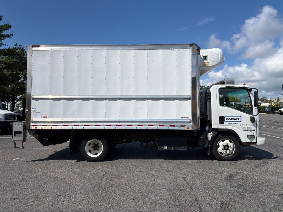 Refrigerated Truck-Light and Medium Duty Trucks-Isuzu-2021-NRR-Cranbury-NJ-56,107\n\t\tmiles-$ 62,500 - Image 15