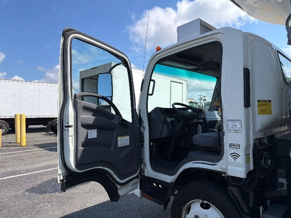 Refrigerated Truck-Light and Medium Duty Trucks-Isuzu-2021-NRR-Cranbury-NJ-56,107\n\t\tmiles-$ 62,500 - Image 16