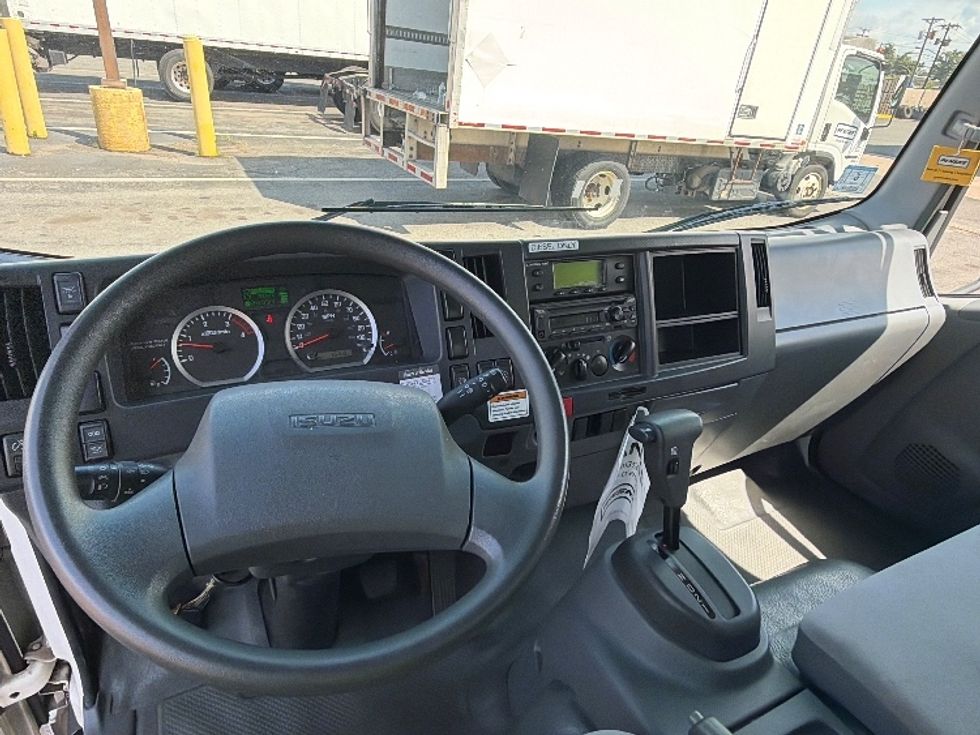 Refrigerated Truck-Light and Medium Duty Trucks-Isuzu-2021-NRR-Cranbury-NJ-56,107\n\t\tmiles-$ 62,500 - Image 17