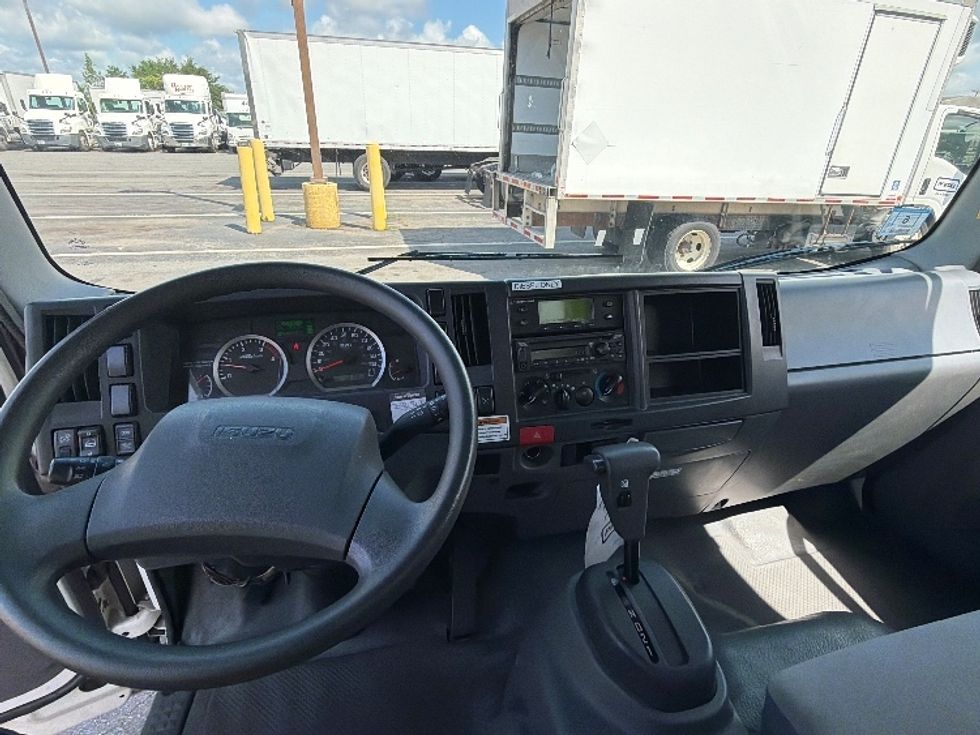 Refrigerated Truck-Light and Medium Duty Trucks-Isuzu-2021-NRR-Cranbury-NJ-56,107\n\t\tmiles-$ 62,500 - Image 18