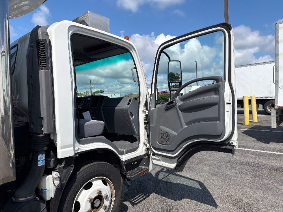 Refrigerated Truck-Light and Medium Duty Trucks-Isuzu-2021-NRR-Cranbury-NJ-56,107\n\t\tmiles-$ 62,500 - Image 20
