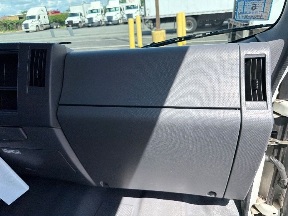 Refrigerated Truck-Light and Medium Duty Trucks-Isuzu-2021-NRR-Cranbury-NJ-56,107\n\t\tmiles-$ 62,500 - Image 21
