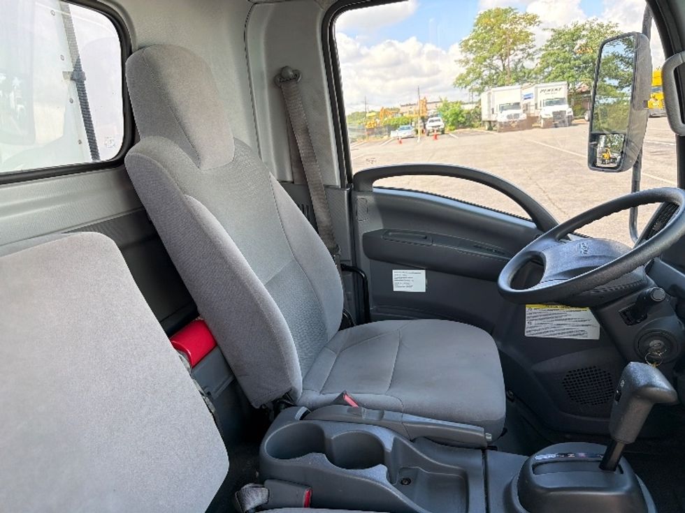 Refrigerated Truck-Light and Medium Duty Trucks-Isuzu-2021-NRR-Cranbury-NJ-56,107\n\t\tmiles-$ 62,500 - Image 22