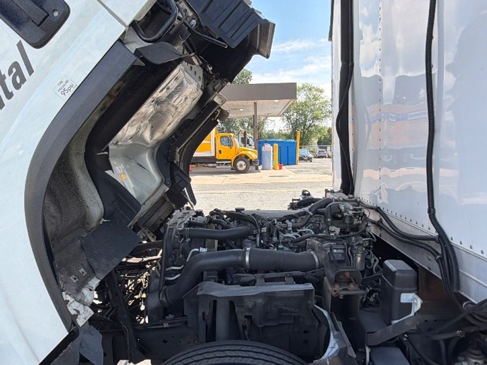 Refrigerated Truck-Light and Medium Duty Trucks-Isuzu-2021-NRR-Cranbury-NJ-56,107\n\t\tmiles-$ 62,500 - Image 23