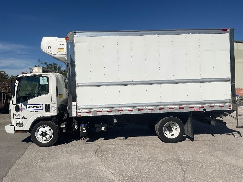 Refrigerated Truck-Light and Medium Duty Trucks-Isuzu-2021-NRR-Fort Myers-FL-85,735\n\t\tmiles-$ 61,500 - Image 4