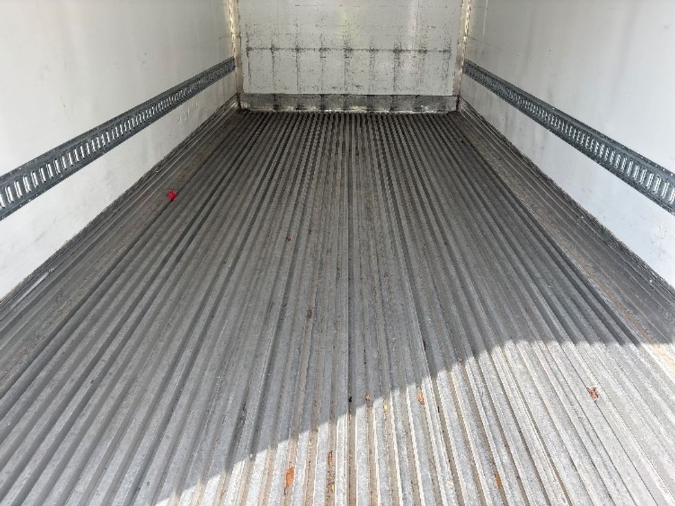 Refrigerated Truck-Light and Medium Duty Trucks-Isuzu-2021-NRR-Greer-SC-197,527\n\t\tmiles-$ 40,750 - Image 10