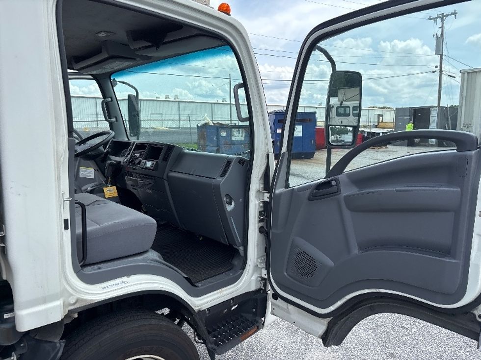 Refrigerated Truck-Light and Medium Duty Trucks-Isuzu-2021-NRR-Greer-SC-197,527\n\t\tmiles-$ 40,750 - Image 20