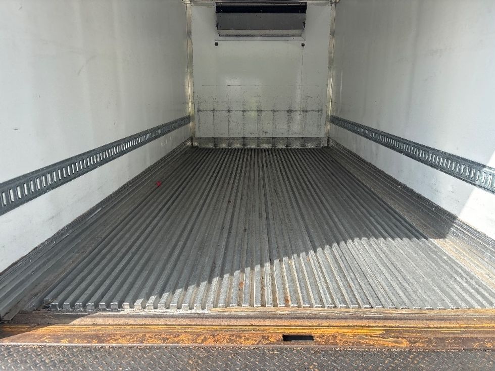 Refrigerated Truck-Light and Medium Duty Trucks-Isuzu-2021-NRR-Greer-SC-197,527\n\t\tmiles-$ 40,750 - Image 8