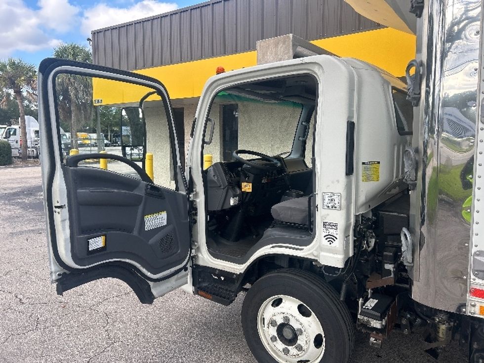 Refrigerated Truck-Light and Medium Duty Trucks-Isuzu-2021-NRR-Jacksonville-FL-95,276\n\t\tmiles-$ 60,250 - Image 16