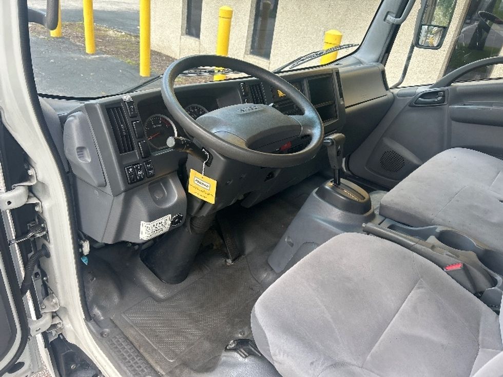 Refrigerated Truck-Light and Medium Duty Trucks-Isuzu-2021-NRR-Jacksonville-FL-95,276\n\t\tmiles-$ 60,250 - Image 17