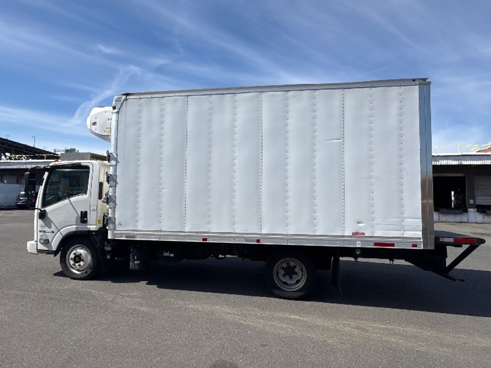 Refrigerated Truck-Light and Medium Duty Trucks-Isuzu-2021-NRR-Kearny-NJ-146,322\n\t\tmiles-$ 46,250 - Image 4