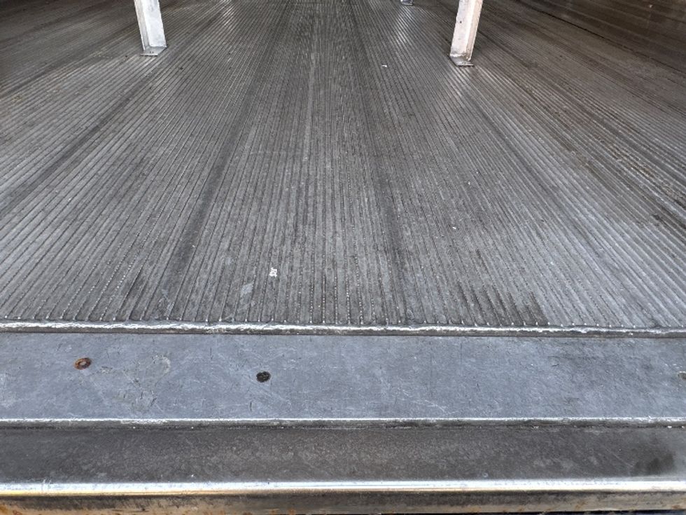 Refrigerated Truck-Light and Medium Duty Trucks-Isuzu-2021-NRR-Kearny-NJ-146,322\n\t\tmiles-$ 46,250 - Image 9