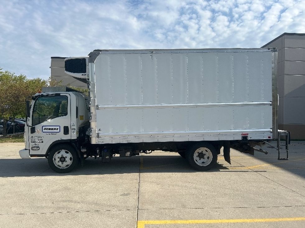 Refrigerated Truck-Light and Medium Duty Trucks-Isuzu-2021-NRR-La Porte-IN-112,032\n\t\tmiles-$ 55,750 - Image 4