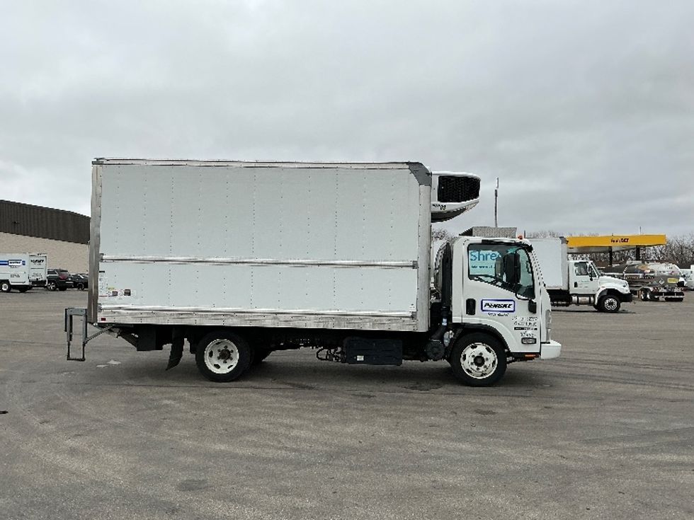 Refrigerated Truck-Light and Medium Duty Trucks-Isuzu-2021-NRR-La Porte-IN-150,140\n\t\tmiles-$ 49,750 - Image 15