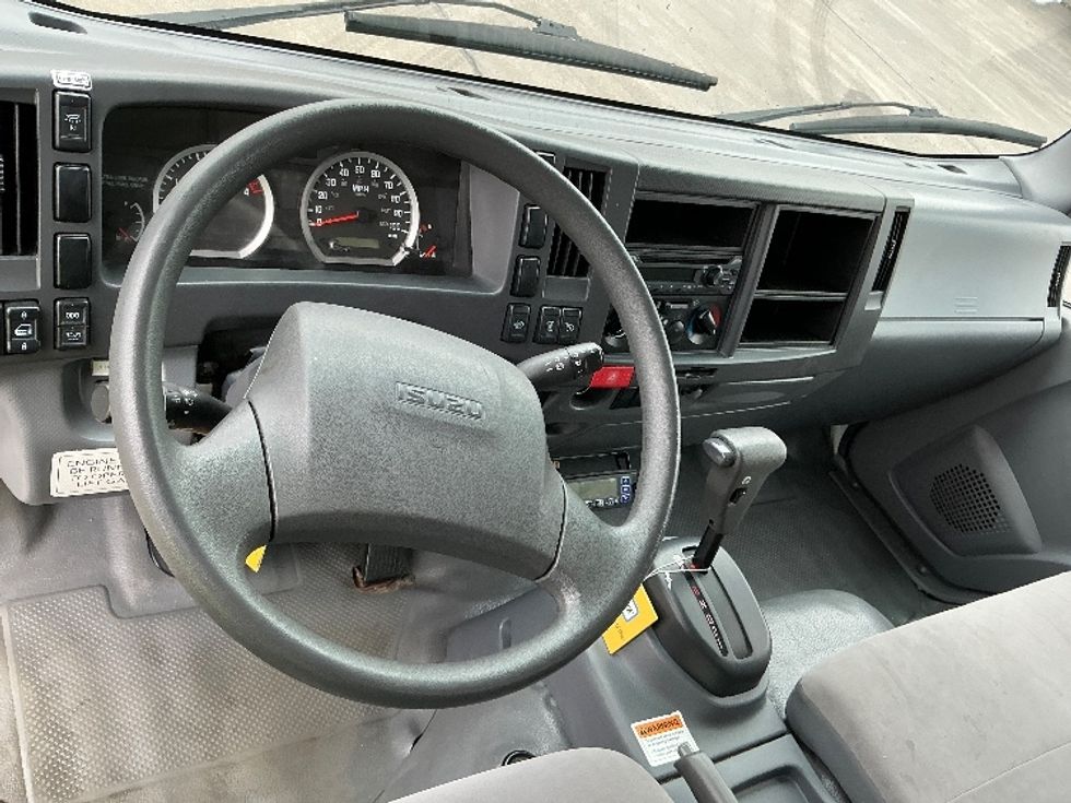 Refrigerated Truck-Light and Medium Duty Trucks-Isuzu-2021-NRR-La Porte-IN-150,140\n\t\tmiles-$ 49,750 - Image 17