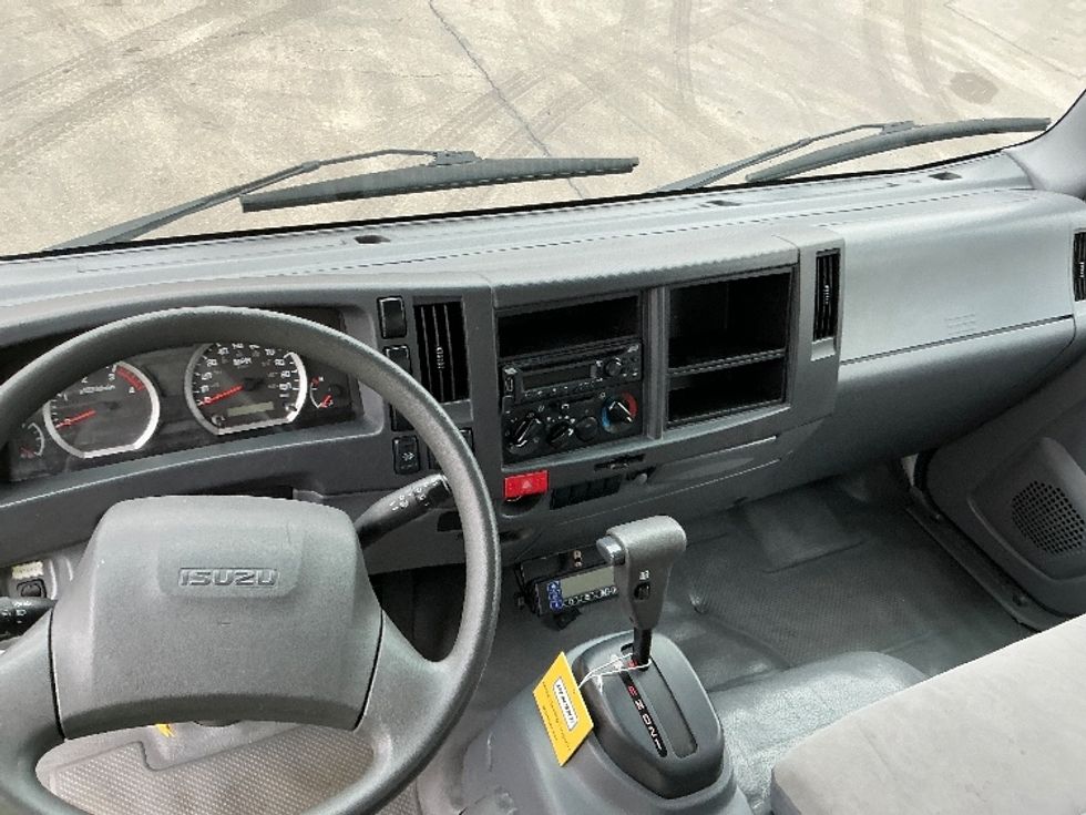 Refrigerated Truck-Light and Medium Duty Trucks-Isuzu-2021-NRR-La Porte-IN-150,140\n\t\tmiles-$ 49,750 - Image 18