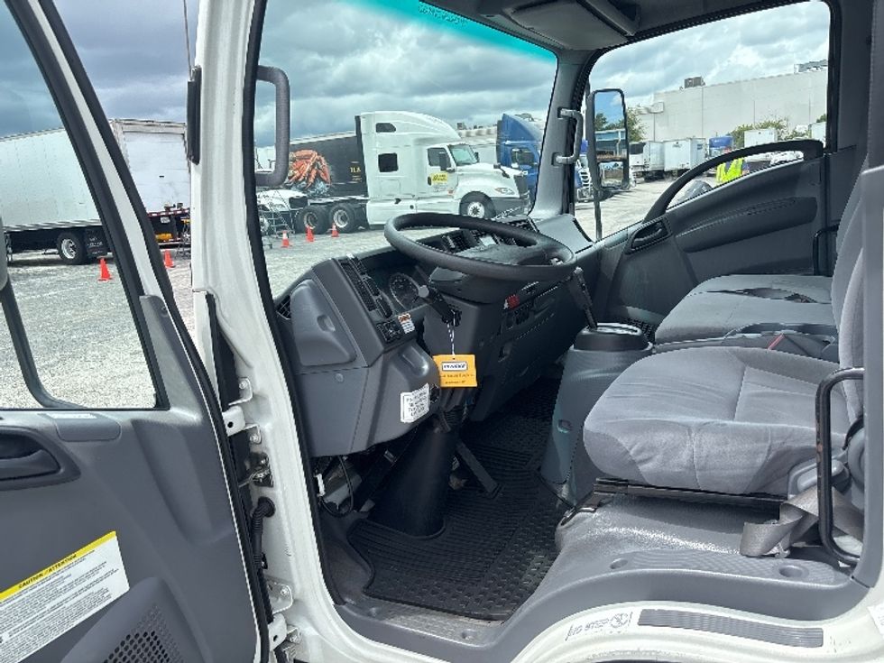 Refrigerated Truck-Light and Medium Duty Trucks-Isuzu-2021-NRR-Miami-FL-110,642\n\t\tmiles-$ 58,500 - Image 16