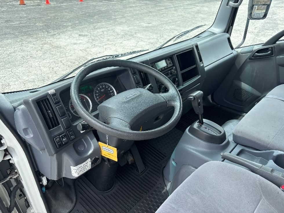 Refrigerated Truck-Light and Medium Duty Trucks-Isuzu-2021-NRR-Miami-FL-110,642\n\t\tmiles-$ 58,500 - Image 17