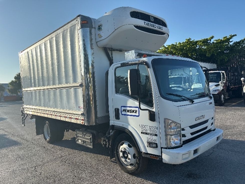Refrigerated Truck-Light and Medium Duty Trucks-Isuzu-2021-NRR-Miami-FL-129,280\n\t\tmiles-$ 55,250 - Image 1
