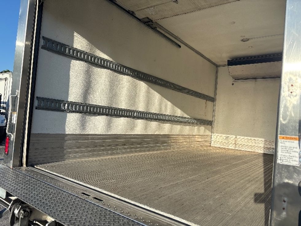 Refrigerated Truck-Light and Medium Duty Trucks-Isuzu-2021-NRR-Miami-FL-129,280\n\t\tmiles-$ 55,250 - Image 10