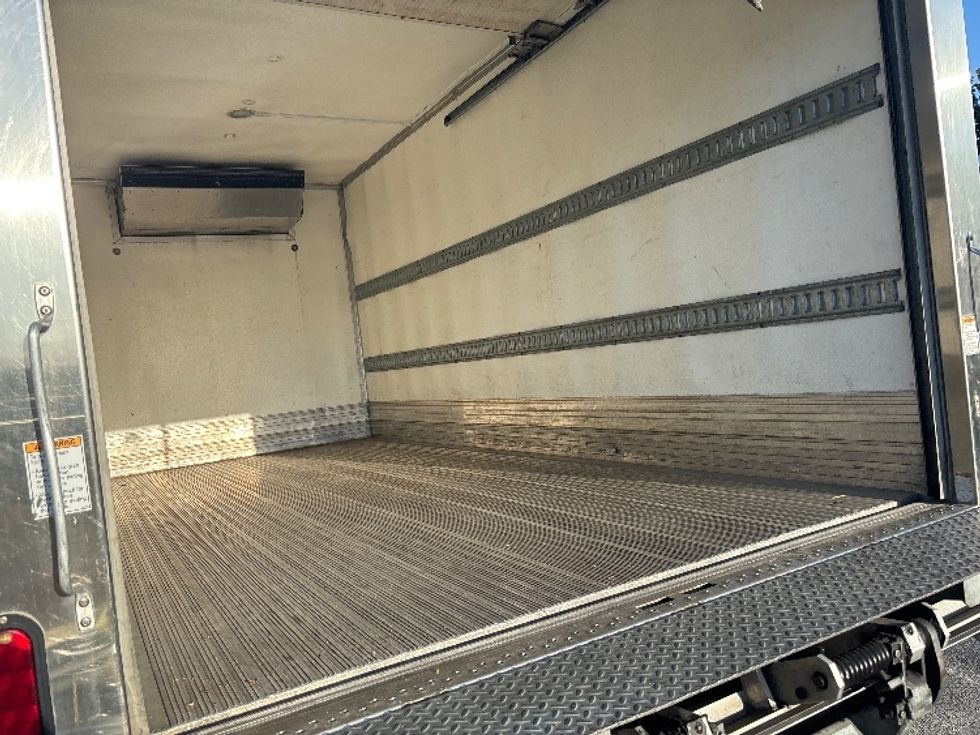 Refrigerated Truck-Light and Medium Duty Trucks-Isuzu-2021-NRR-Miami-FL-129,280\n\t\tmiles-$ 55,250 - Image 11