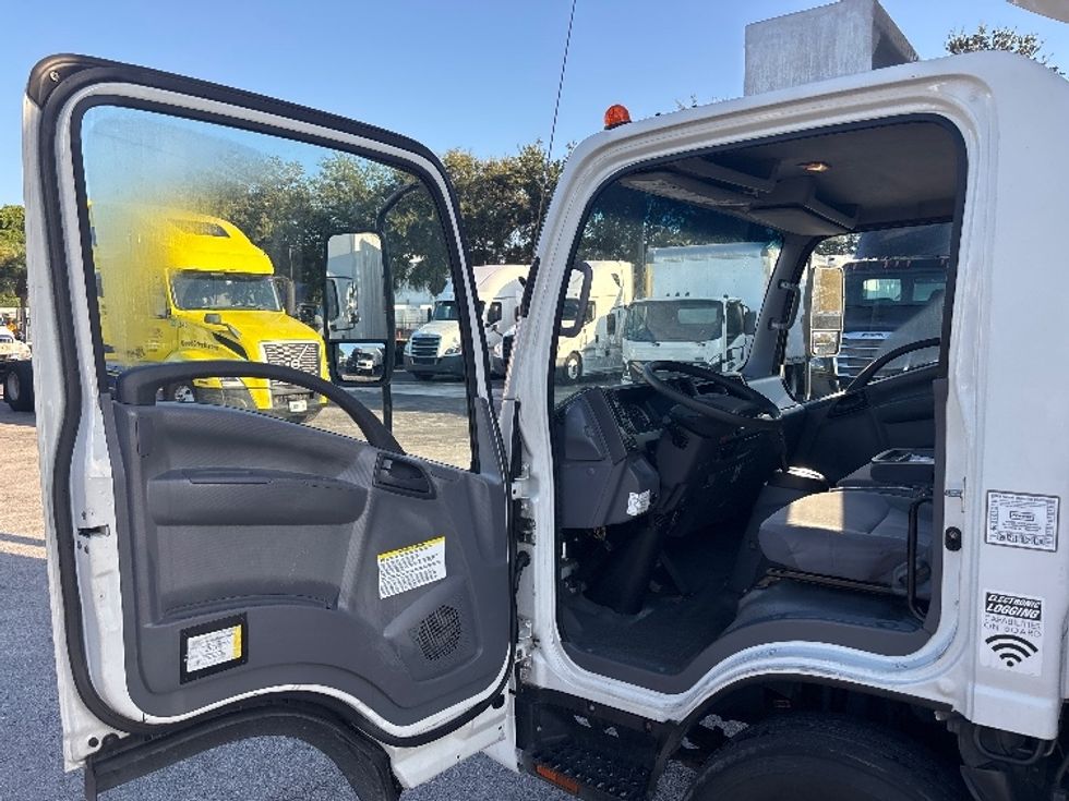 Refrigerated Truck-Light and Medium Duty Trucks-Isuzu-2021-NRR-Miami-FL-129,280\n\t\tmiles-$ 55,250 - Image 14