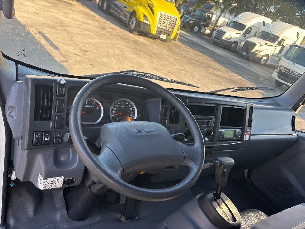 Refrigerated Truck-Light and Medium Duty Trucks-Isuzu-2021-NRR-Miami-FL-129,280\n\t\tmiles-$ 55,250 - Image 16