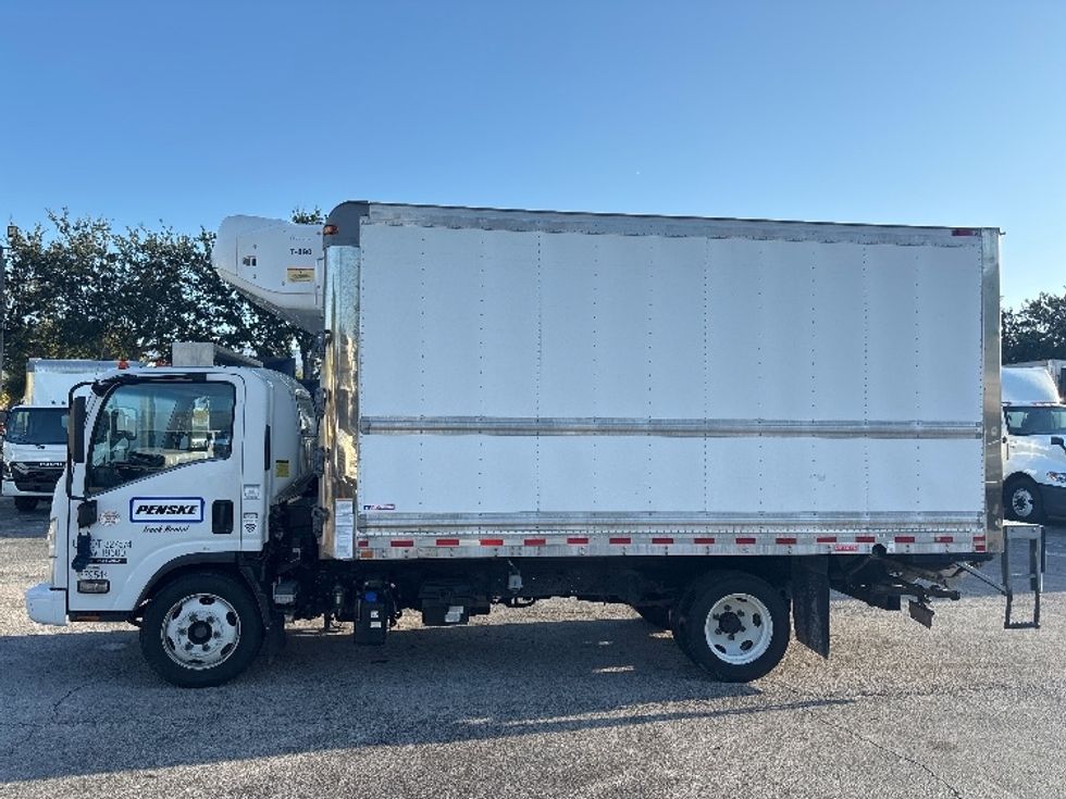 Refrigerated Truck-Light and Medium Duty Trucks-Isuzu-2021-NRR-Miami-FL-129,280\n\t\tmiles-$ 55,250 - Image 4