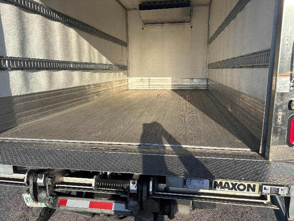 Refrigerated Truck-Light and Medium Duty Trucks-Isuzu-2021-NRR-Miami-FL-129,280\n\t\tmiles-$ 55,250 - Image 9