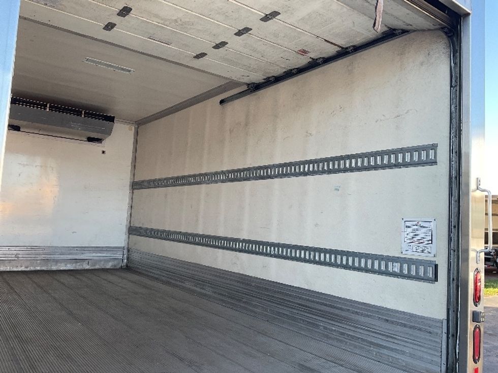 Refrigerated Truck-Light and Medium Duty Trucks-Isuzu-2021-NRR-Miami-FL-159,147\n\t\tmiles-$ 48,250 - Image 12