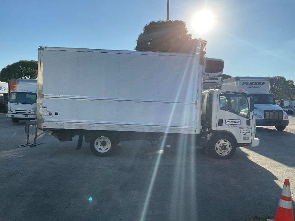 Refrigerated Truck-Light and Medium Duty Trucks-Isuzu-2021-NRR-Miami-FL-159,147\n\t\tmiles-$ 48,250 - Image 15