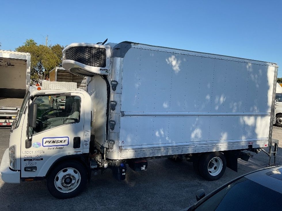 Refrigerated Truck-Light and Medium Duty Trucks-Isuzu-2021-NRR-Miami-FL-159,147\n\t\tmiles-$ 48,250 - Image 4