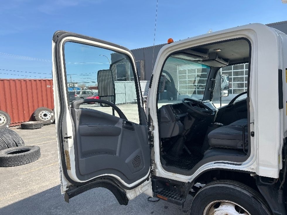 Refrigerated Truck-Light and Medium Duty Trucks-Isuzu-2021-NRR-Montreal-PQ-146,254\n\t\tkm-$ 80,000 - Image 15