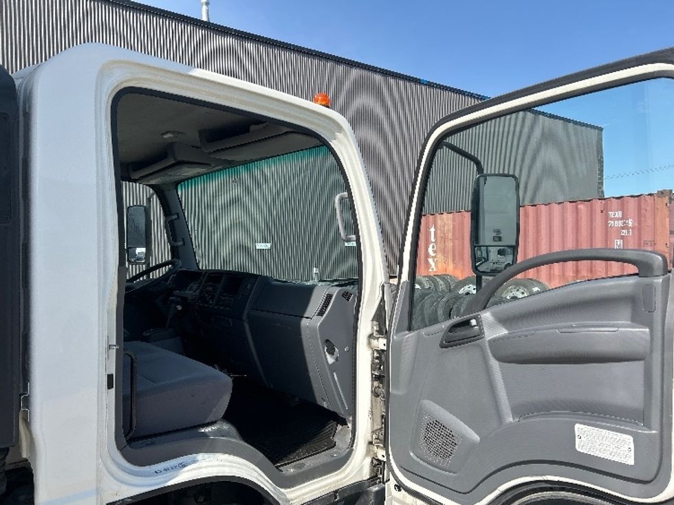 Refrigerated Truck-Light and Medium Duty Trucks-Isuzu-2021-NRR-Montreal-PQ-146,254\n\t\tkm-$ 80,000 - Image 19