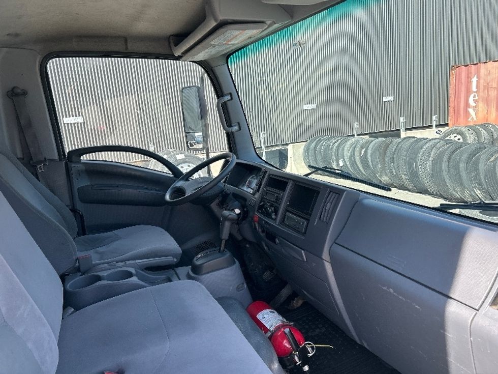 Refrigerated Truck-Light and Medium Duty Trucks-Isuzu-2021-NRR-Montreal-PQ-146,254\n\t\tkm-$ 80,000 - Image 21