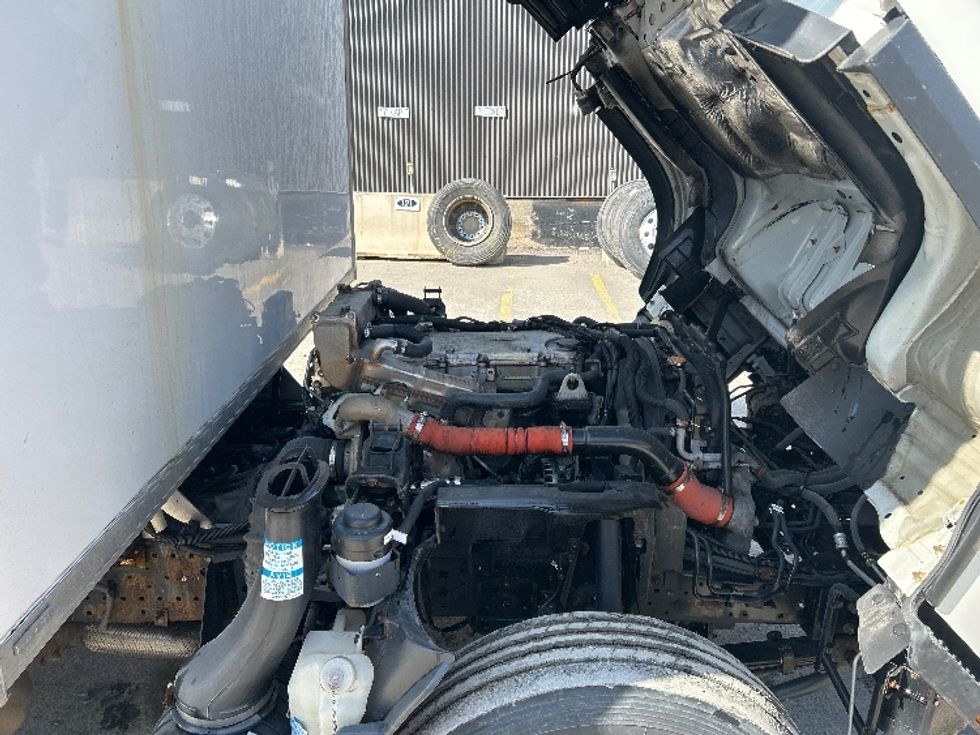 Refrigerated Truck-Light and Medium Duty Trucks-Isuzu-2021-NRR-Montreal-PQ-146,254\n\t\tkm-$ 80,000 - Image 22