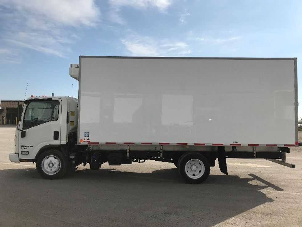 Refrigerated Truck-Light and Medium Duty Trucks-Isuzu-2021-NRR-Montreal-PQ-146,254\n\t\tkm-$ 80,000 - Image 4