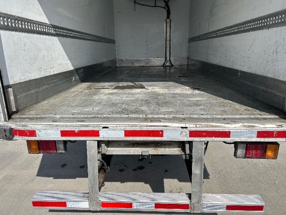 Refrigerated Truck-Light and Medium Duty Trucks-Isuzu-2021-NRR-Montreal-PQ-146,254\n\t\tkm-$ 80,000 - Image 9