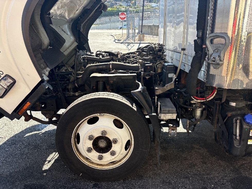 Refrigerated Truck-Light and Medium Duty Trucks-Isuzu-2021-NRR-North Bergen-NJ-68,061\n\t\tmiles-$ 59,250 - Image 24
