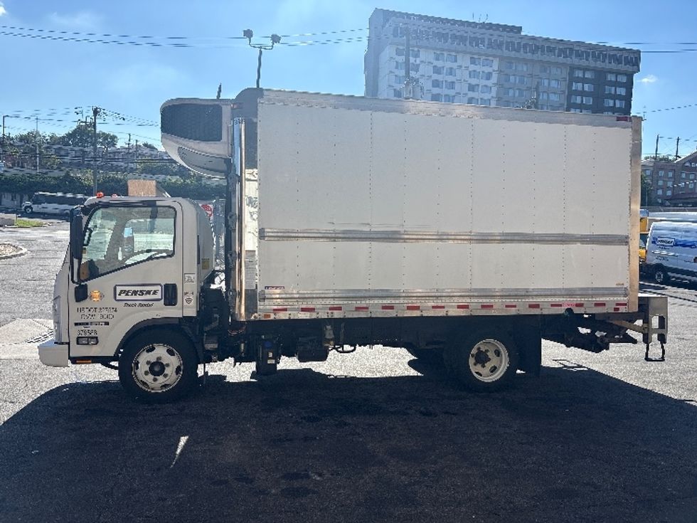 Refrigerated Truck-Light and Medium Duty Trucks-Isuzu-2021-NRR-North Bergen-NJ-68,061\n\t\tmiles-$ 59,250 - Image 4