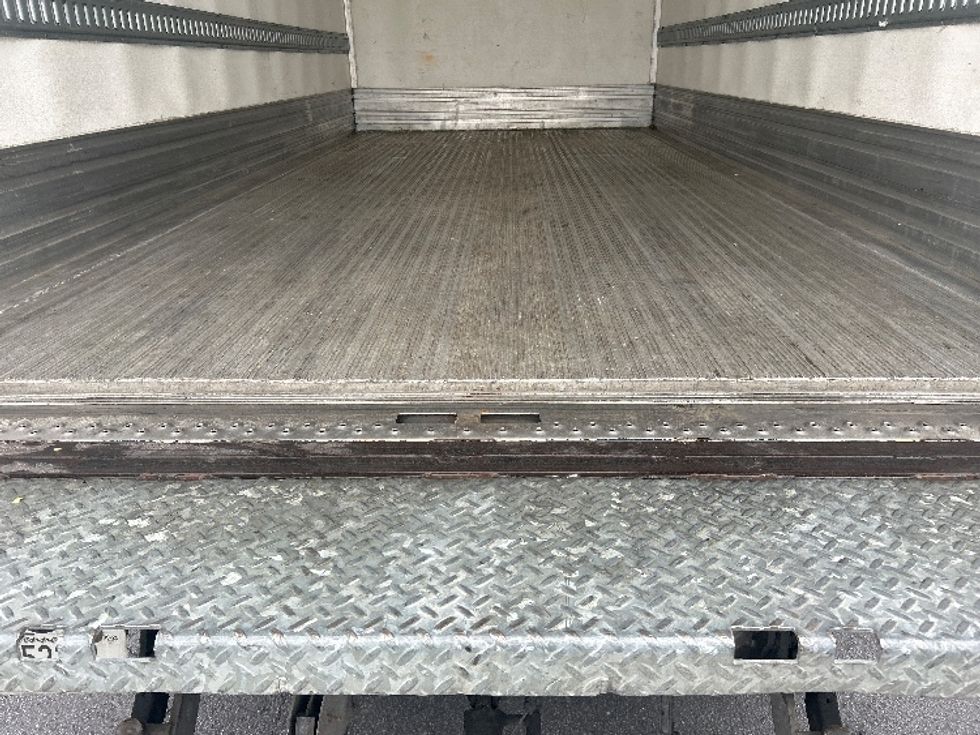 Refrigerated Truck-Light and Medium Duty Trucks-Isuzu-2021-NRR-Obetz-OH-62,977\n\t\tmiles-$ 63,750 - Image 10